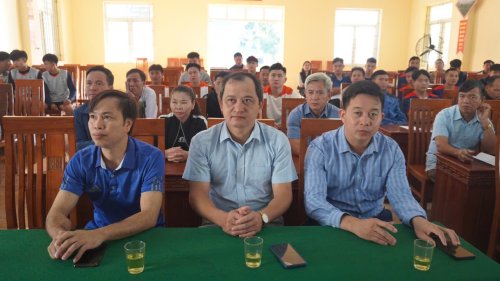 6b7cde4547dd72ddGIAI BONG CHUYEN CONG NONG BINH PHUONG NGHI6.jpg