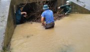 Xã Phượng Nghi khắc phục sự cố sau mưa lớn
