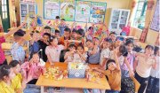 Trung thu cho em ở trường Tiểu học Phượng Nghi